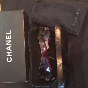 CHANEL Sunglasses/case